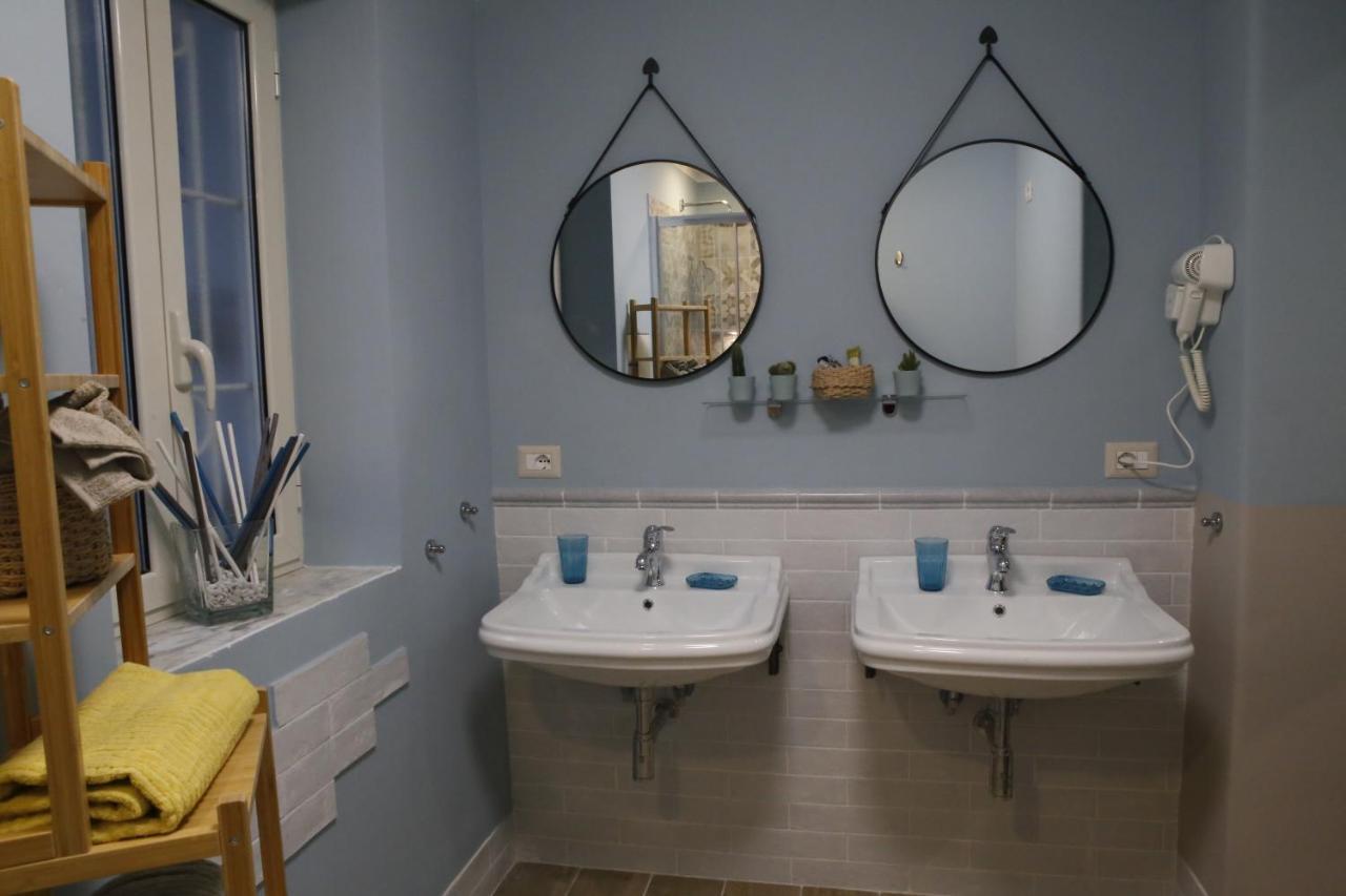 Beb Binario39 Bed & Breakfast Наполи Екстериор снимка