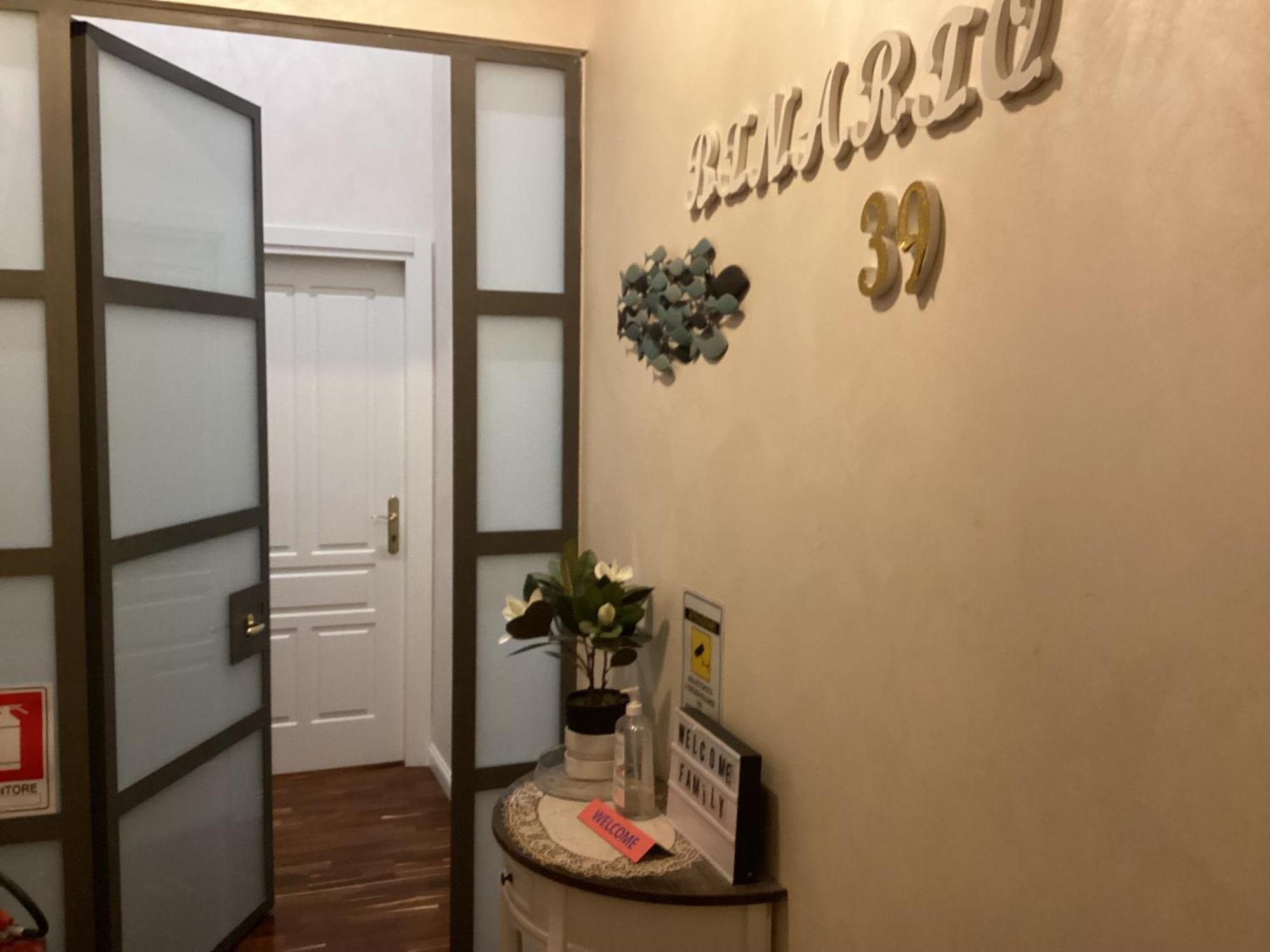 Beb Binario39 Bed & Breakfast Наполи Екстериор снимка