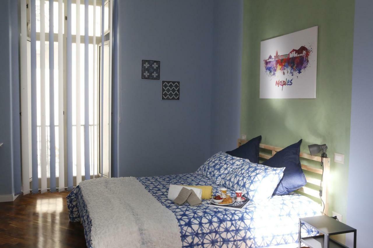 Beb Binario39 Bed & Breakfast Наполи Екстериор снимка