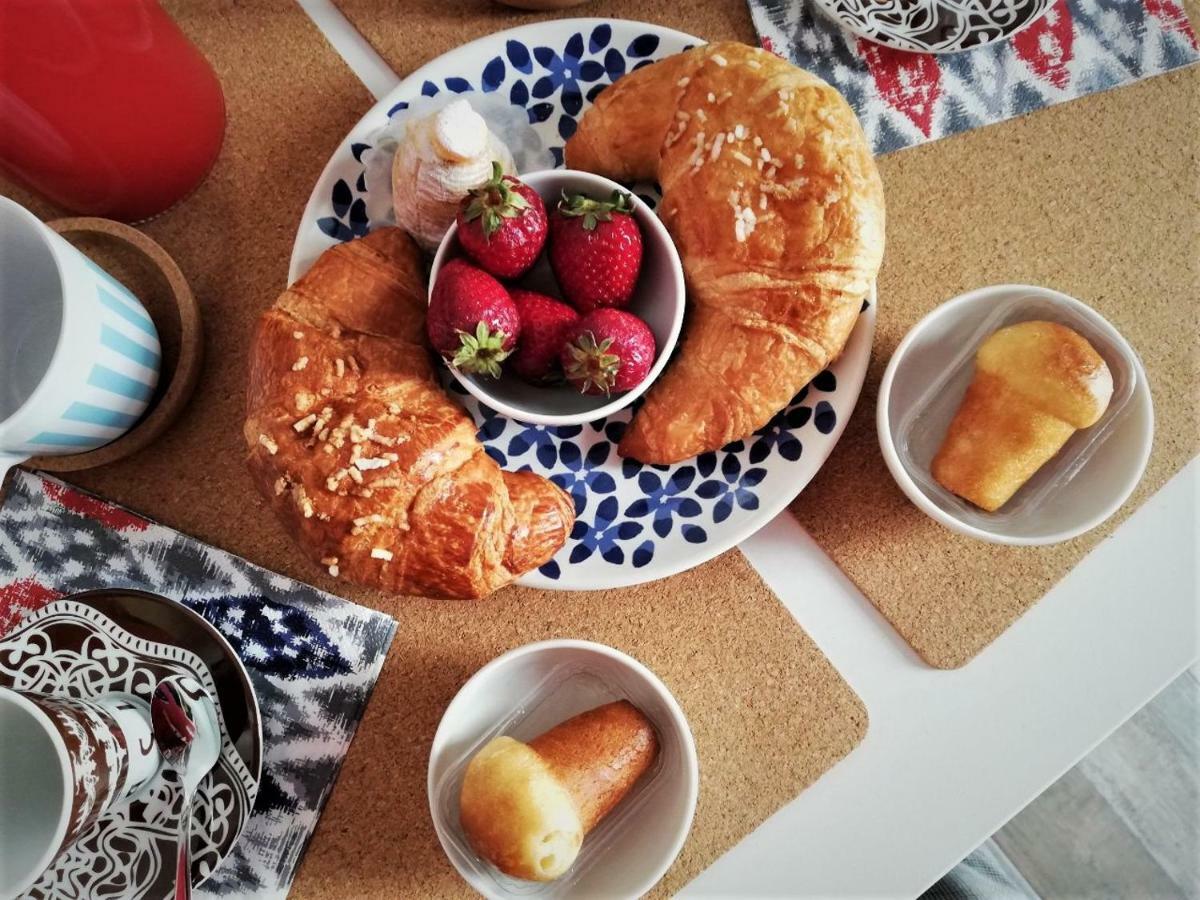 Beb Binario39 Bed & Breakfast Наполи Екстериор снимка
