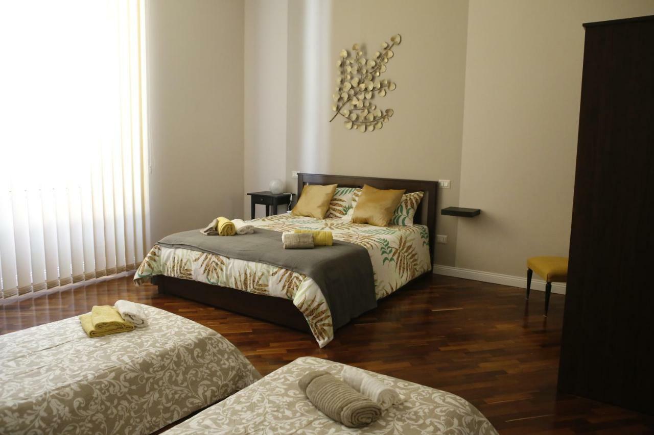 Beb Binario39 Bed & Breakfast Наполи Екстериор снимка