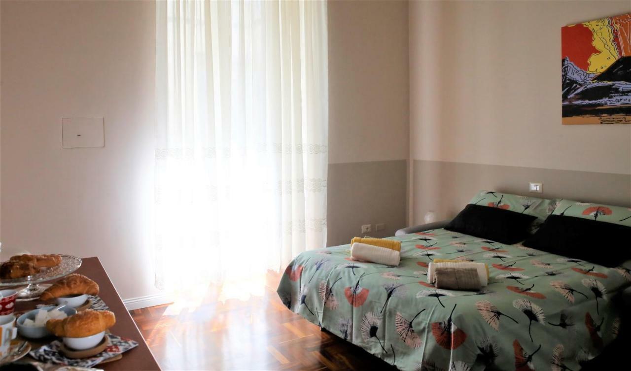 Beb Binario39 Bed & Breakfast Наполи Екстериор снимка