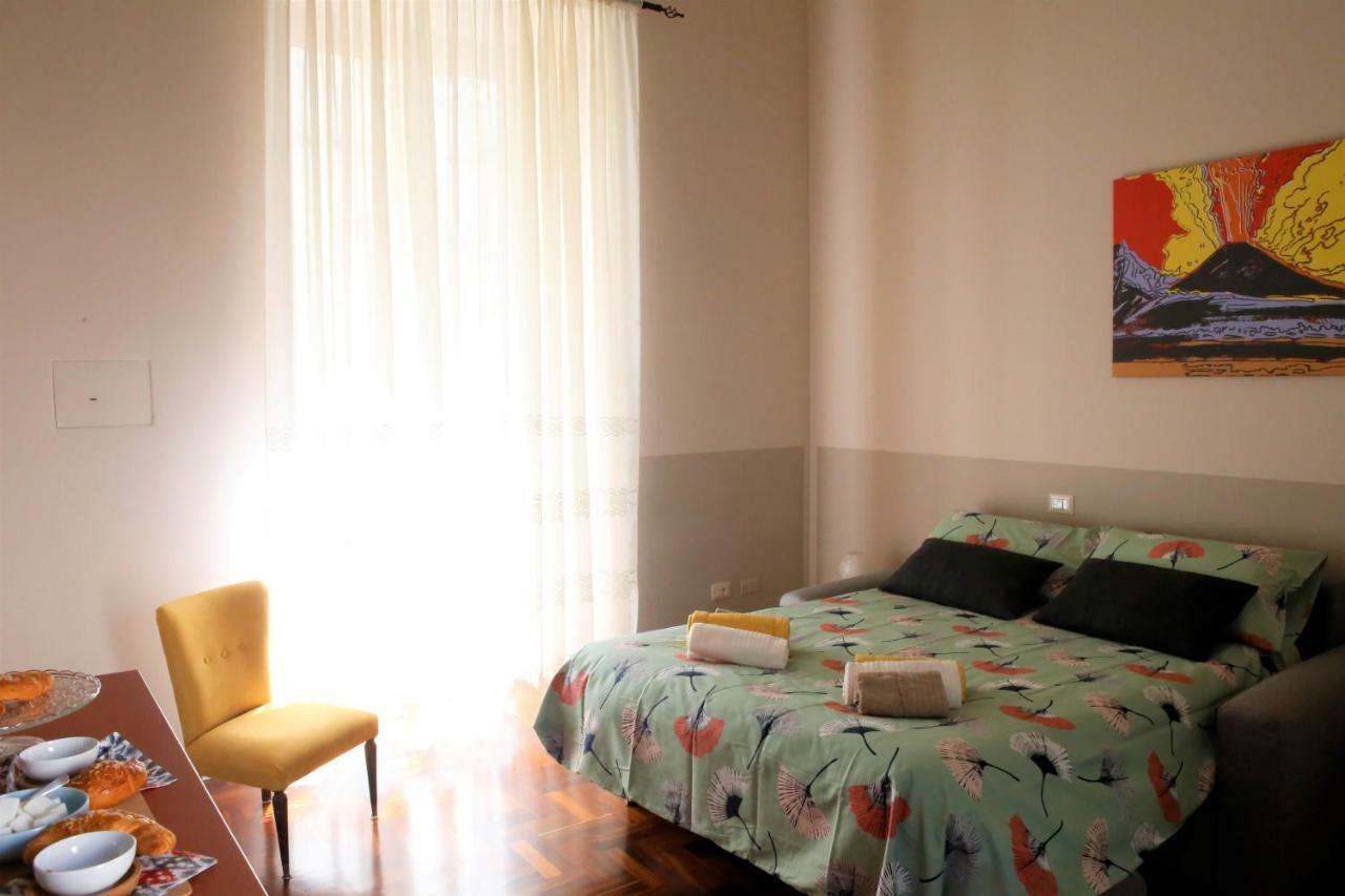 Beb Binario39 Bed & Breakfast Наполи Екстериор снимка