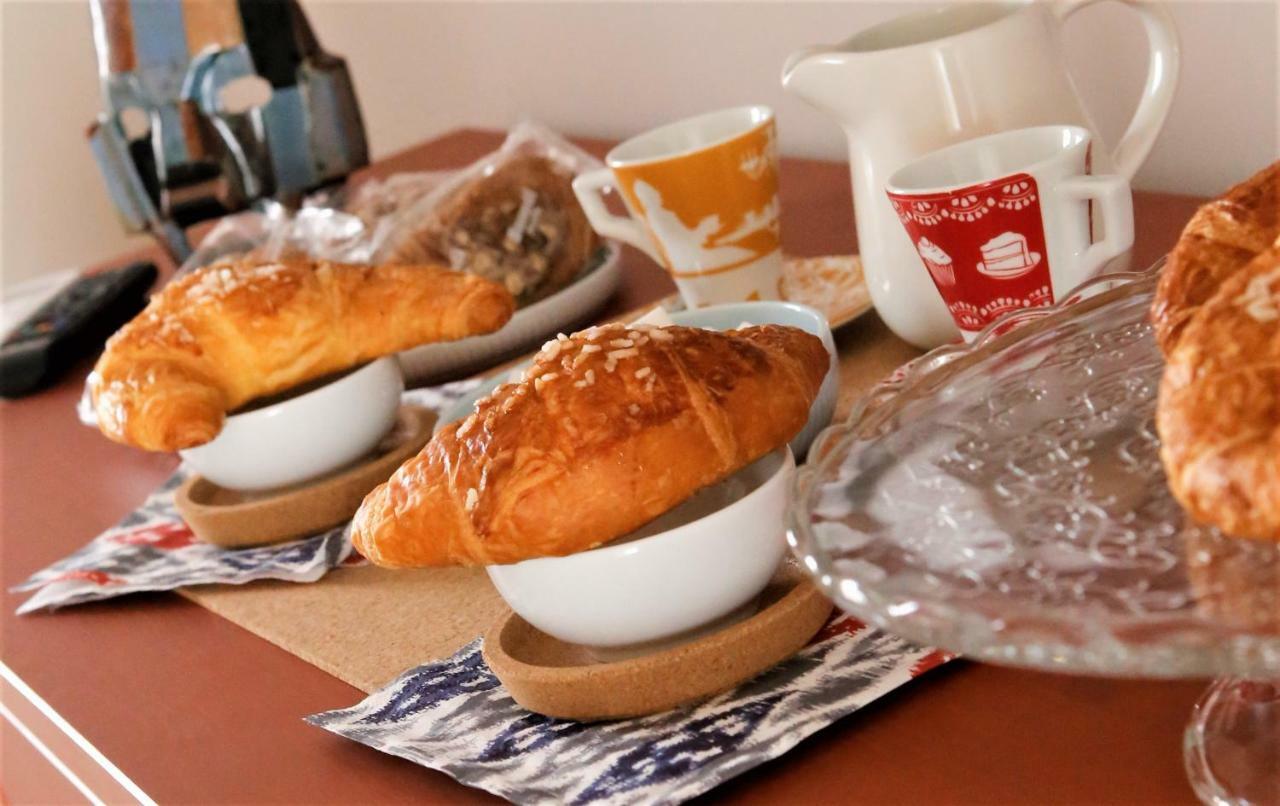 Beb Binario39 Bed & Breakfast Наполи Екстериор снимка